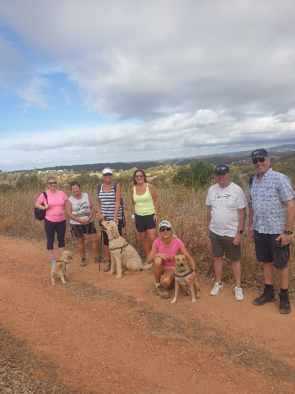 8 walkers and 3 dogs for the start of the Autumn walking.