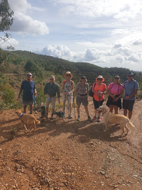 8 walkers and 4 dogs enjoyed some beautiful countryside and the rain held off.
