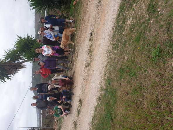 It was much cooler today and plenty of cloud, but great for walking. All the dogs got along well together.  The Mira Rio cafe was open so we all enjoyed drinks after the walk and 5 of us enjoyed the prato do dia and wine.