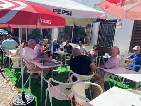 Al fresco drinks.jpg